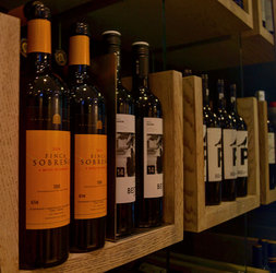 Vino Tinto Finca Sobreño Roble 2014 en Restaurante EGB Gastrochenta en Gijón by Alejandro Urrutia Vino Tinto Finca Sobreño Roble 2014 en Restaurante EGB Gastrochenta en Gijón by Alejandro Urrutia