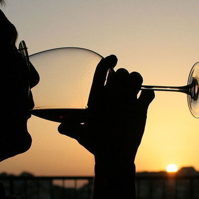 Pide un vino de 37,50 pero eran 3.750 dólares